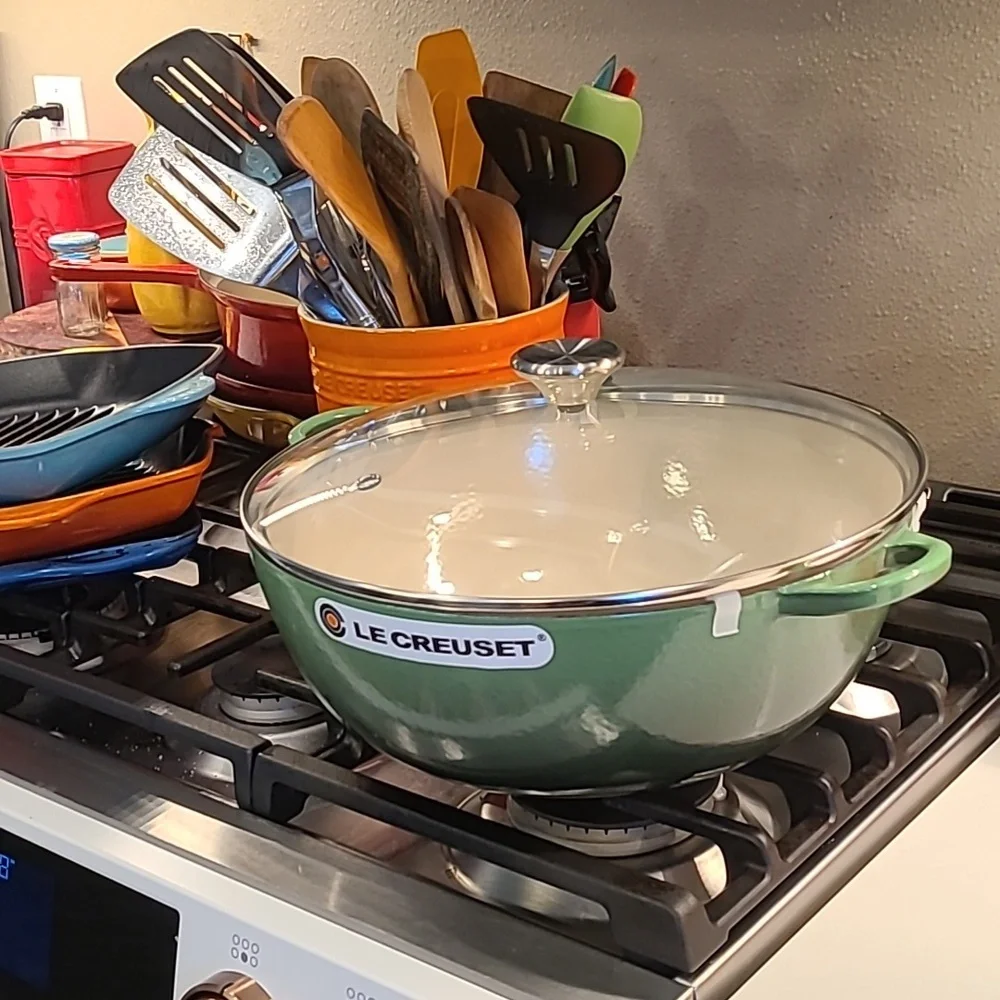 Le Creuset Emerald Green 7.5 Soup Pot With Glass Lid